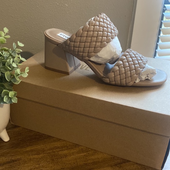 Selling DAPHINEE Taupe WOMAN SANDALS - Picture 3 of 6